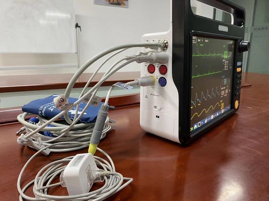 Mehrsprachiger Vitalsignalmonitor mit EKG für Kinder