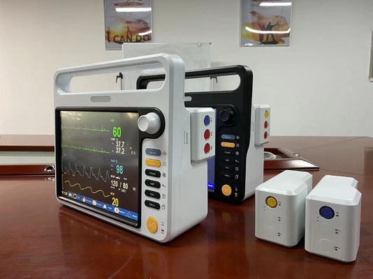 Mehrsprachige Herzüberwachungsmaschine mit EKG NIBP SPO2 2Temp PR HR