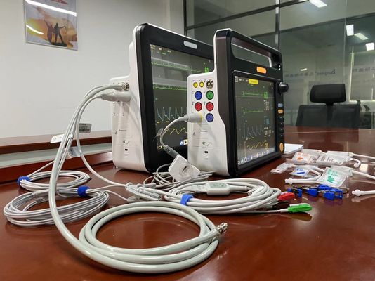 Mehrparameter-Herzfrequenzmesser Veterinärgebrauch Mehrsprachig mit EKG SPO2 2Temp