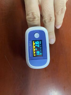 Tragbarer OLED-Fingerspitzen-Pulsoximeter medizinisch für Klinik-Haus, Blutsauerstoffmonitor