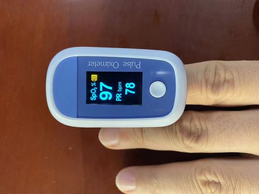 SPO2, das OLED-Fingerspitzen-Pulsoximeter mit bunter Anzeige, Blutsauerstoffmonitor überwacht