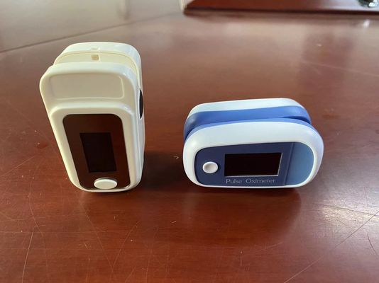OEM ODM Tragbare Fingerspitze Blut-Sauerstoff-Puls-Monitor Oximeter mit OLED