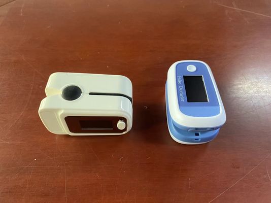 Tragbarer OLED-Fingerspitzen-Pulsoximeter medizinisch für Klinik-Haus, Blutsauerstoffmonitor
