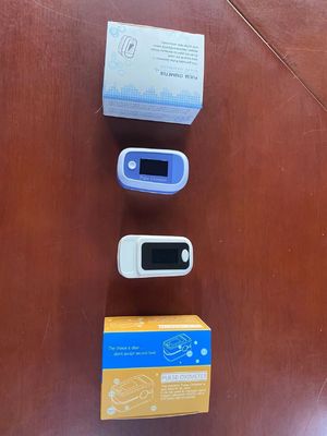 Kleines verstellbares medizinisches Fingerspitzen-Puls-Oximeter OLED für Erwachsene und Kinder, Blutsauerstoffmonitor