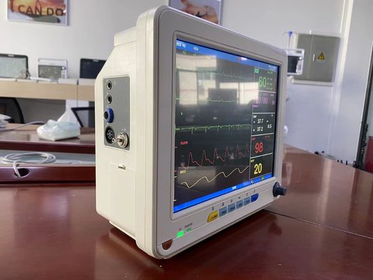 12,1-Zoll-TFT-LCD-Bildschirm Tragbarer Herzpatientenmonitor EKG SPO2 NIBP Vitalzeichenmonitore