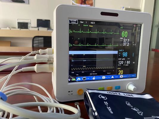 Leichter 8,4 Zoll-tragbarer Patientenmonitor, Temp Vital Signs Monitors ECG SPO2 NIBP
