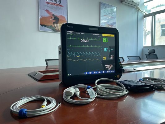 15 Zoll tragbare Multiparameter-Patienten-Monitore mit HL7-kompatibel, USB-Daten-Ausgang, VGA, Krankenpfleger-Anrufe und lebenswichtige Sings